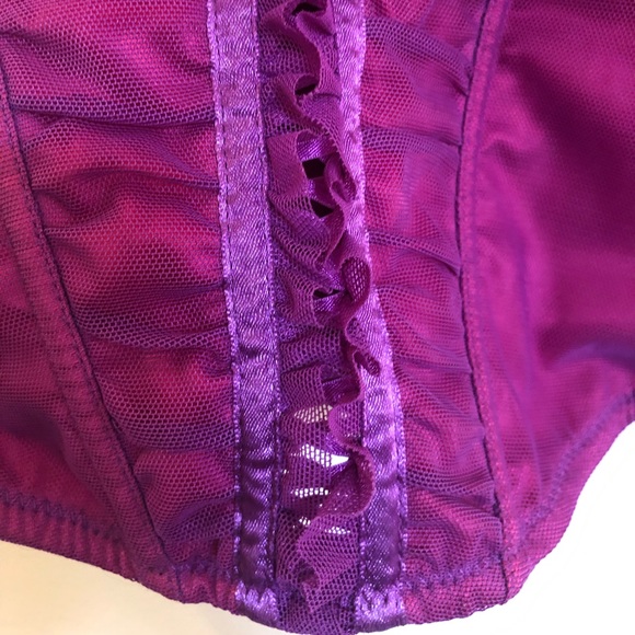 Magenta Corset Beauty - Picture 6 of 7